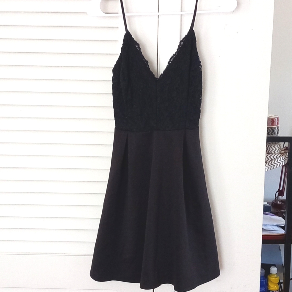 Black dress with flower design top v cut size s